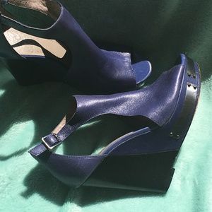 PRELOVED Royal Blue VInce Camuto high wedge